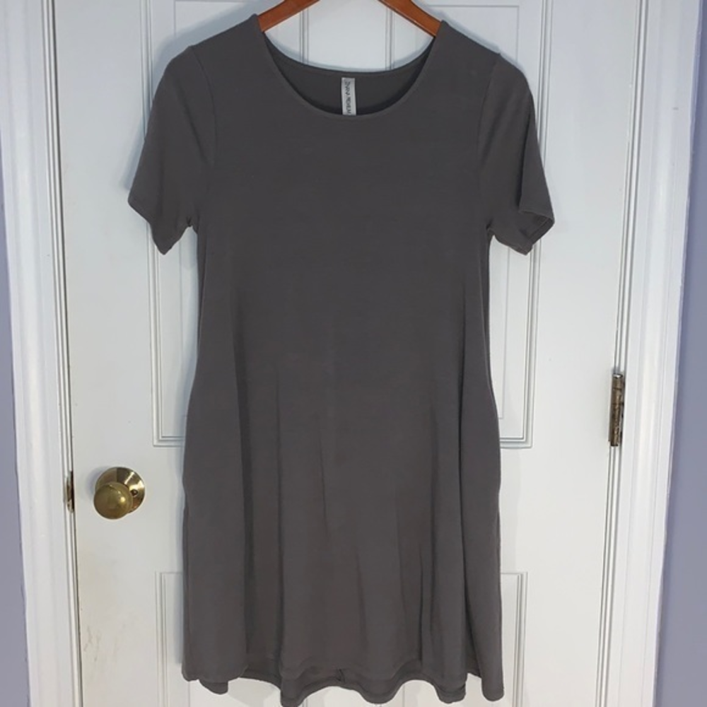 Gray‎ t shirt dress